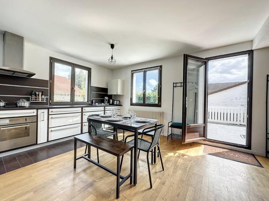 Appartement A 6 Mns De La Station De Crozet, Proche Geneve Chevry (Ain)